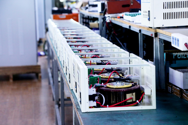 創(chuàng)穩(wěn)電氣 單相5000VA 穩(wěn)壓器 產(chǎn)品細(xì)節(jié)特寫 創(chuàng)穩(wěn)電氣 單相5000VA 穩(wěn)壓器 產(chǎn)品細(xì)節(jié)特寫