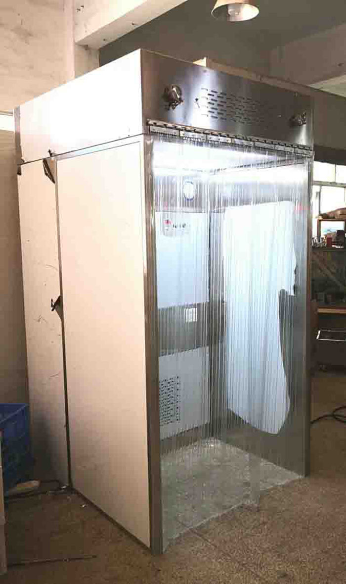 層流罩作用是由箱體、風機、高效空氣過濾器、阻尼層、燈具等部件組成 層流罩作用是由箱體、風機、高效空氣過濾器、阻尼層、燈具等部件組成